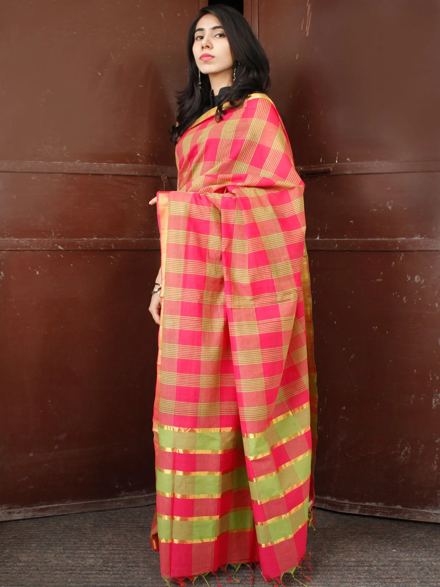 Red Green Handloom Mangalagiri Cotton Saree With Zari Border - S031703686