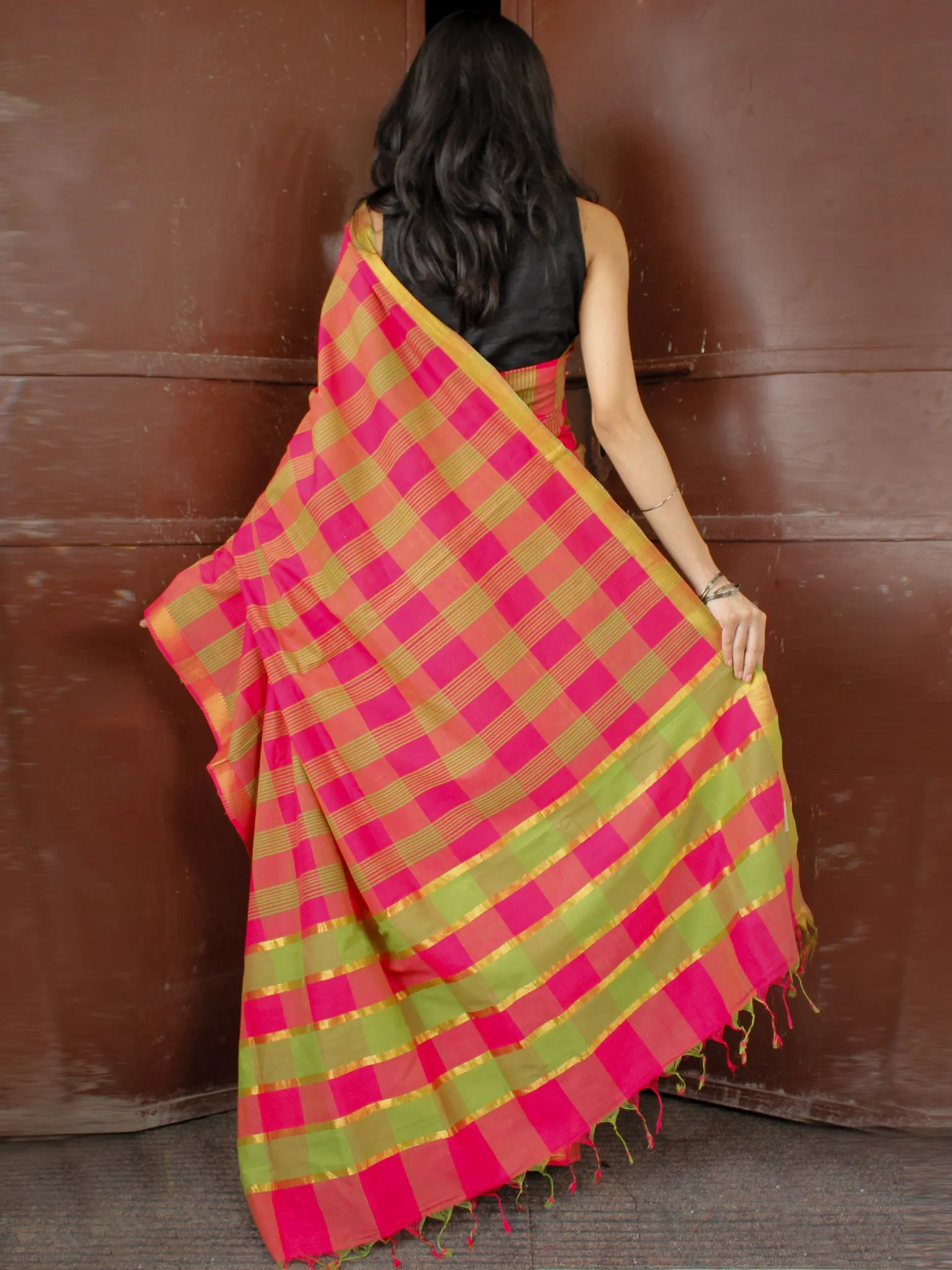 Red Green Handloom Mangalagiri Cotton Saree With Zari Border - S031703686