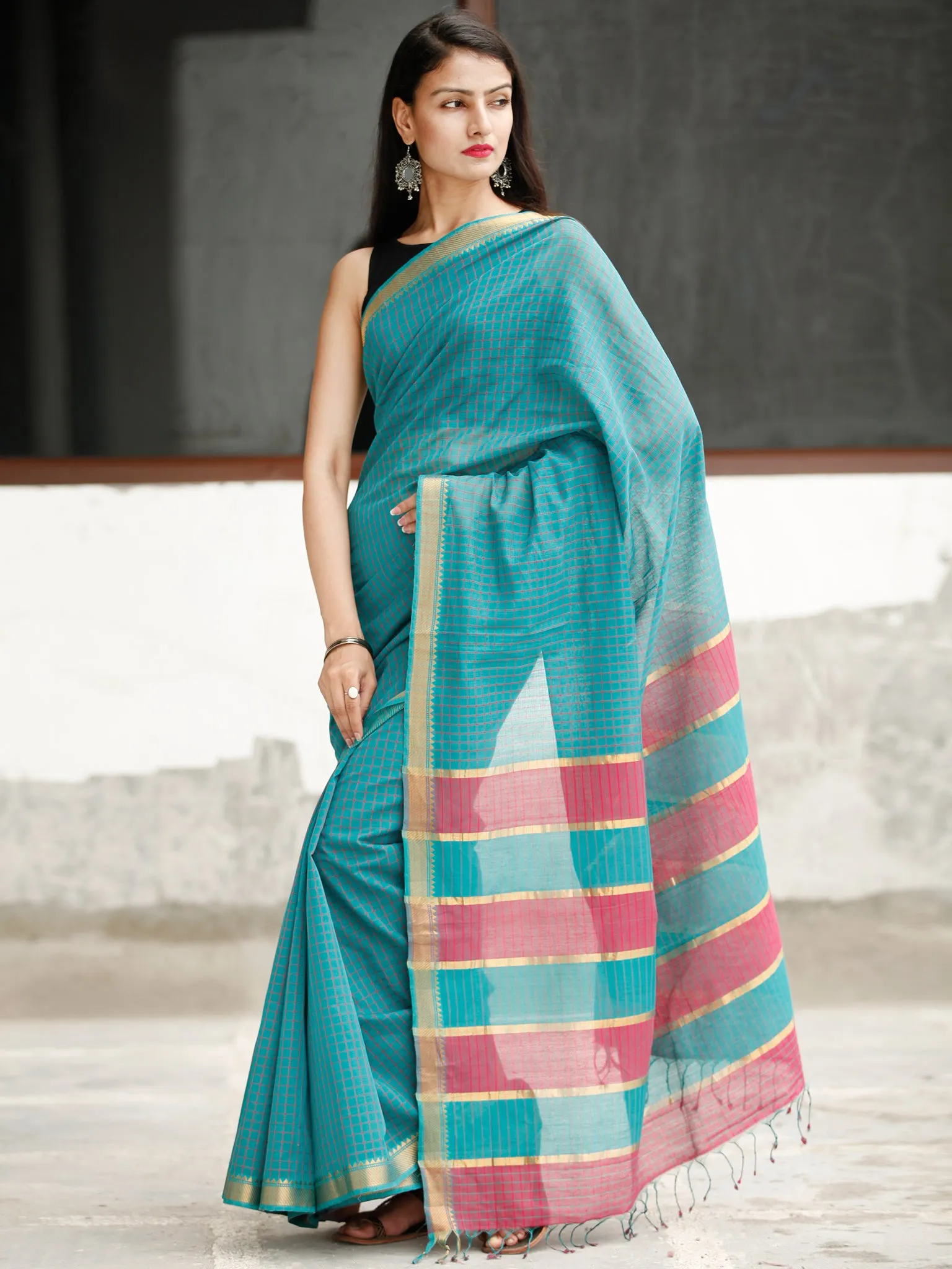 Teal Green Coral Handloom Mangalagiri Cotton Saree With Zari Border - S031704051